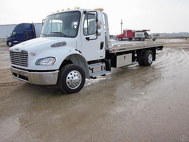 2011 FREIGHTLINER BUSINESS CLASS M2 106 Dubuque Iowa Photo #0106671A