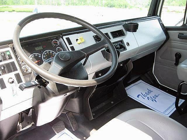 2004 FREIGHTLINER FL60 Salisbury North Carolina Photo #0107007A