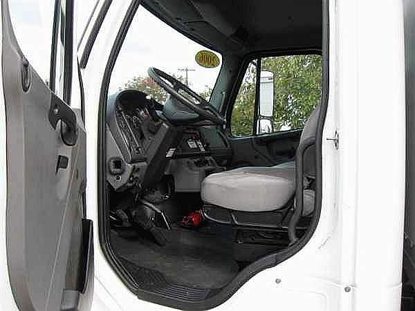 2006 FREIGHTLINER BUSINESS CLASS M2 106 West Sacramento California Photo #0107269A