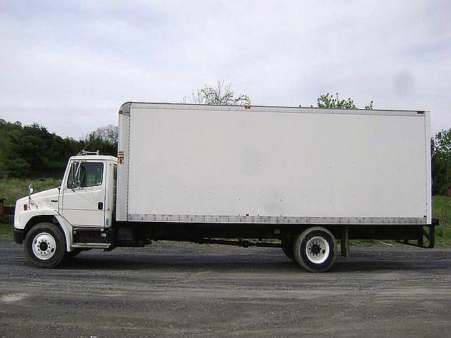 2004 FREIGHTLINER FL70 New Windsor New York Photo #0107621A