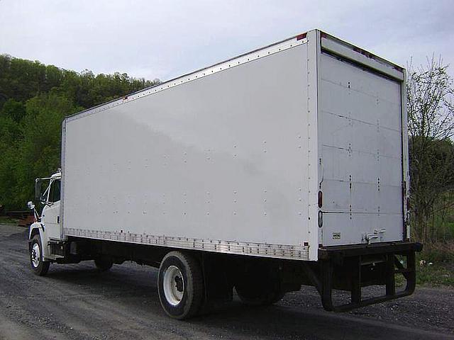 2004 FREIGHTLINER FL70 New Windsor New York Photo #0107621A