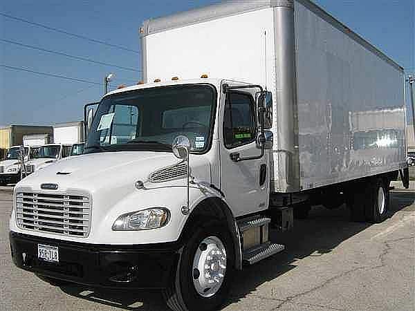 2005 FREIGHTLINER BUSINESS CLASS M2 106 Dallas Texas Photo #0107671A