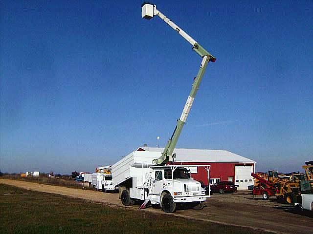 2000 INTERNATIONAL 4900 Rockford Illinois Photo #0107976A