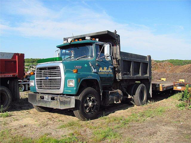 1988 FORD L8000 South Dennis Massachusetts Photo #0108117A