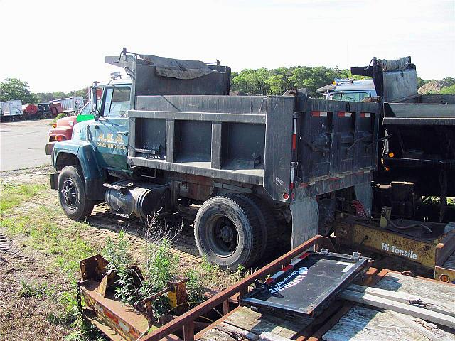 1988 FORD L8000 South Dennis Massachusetts Photo #0108117A