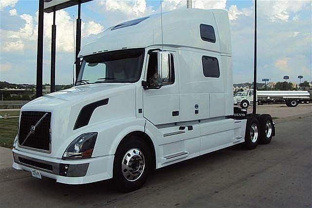 2011 VOLVO VNL64T780 Kansas City Missouri Photo #0108250A