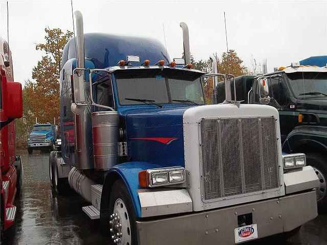 2005 PETERBILT 379 Bangor Maine Photo #0108401A