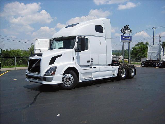 2011 VOLVO VNL64T670 Dayton Ohio Photo #0108589A