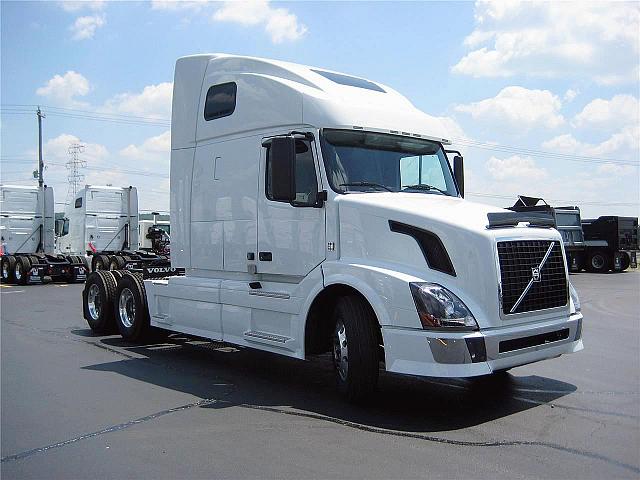 2011 VOLVO VNL64T670 Dayton Ohio Photo #0108589A