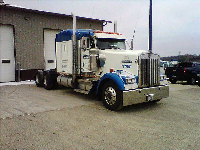 2003 KENWORTH W900L Rochester Minnesota Photo #0108682A