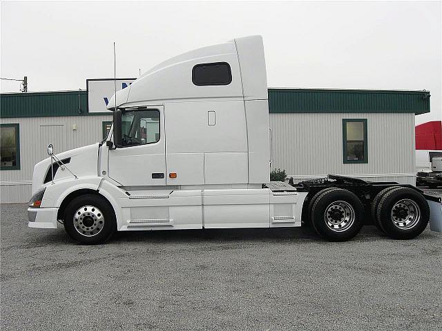 2007 VOLVO VNL64T670 Nashville Tennessee Photo #0108993A