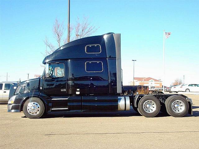 2009 VOLVO VNL64T780 Farmington New Mexico Photo #0109110A