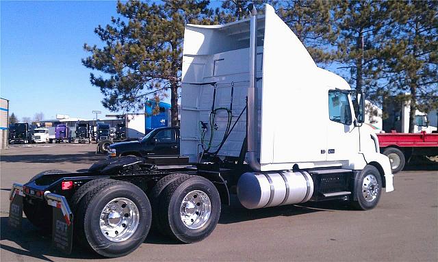 2011 VOLVO VNL64T630 Sauk Rapids Minnesota Photo #0109150A