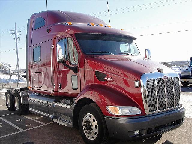 2005 PETERBILT 387 Eau Claire Wisconsin Photo #0109278A