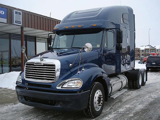 2005 FREIGHTLINER CL12064ST-COLUMBIA 120 Roseville Minnesota Photo #0109487A