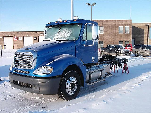 2011 FREIGHTLINER CL12064ST-COLUMBIA 120 Saint Cloud Minnesota Photo #0109540A