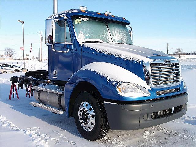 2011 FREIGHTLINER CL12064ST-COLUMBIA 120 Saint Cloud Minnesota Photo #0109540A