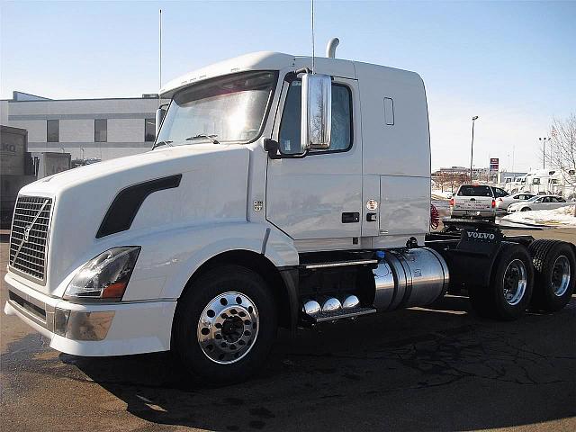 2012 VOLVO VNL64T430 Roseville Minnesota Photo #0109800A