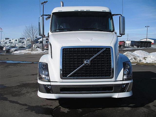 2012 VOLVO VNL64T430 Roseville Minnesota Photo #0109800A