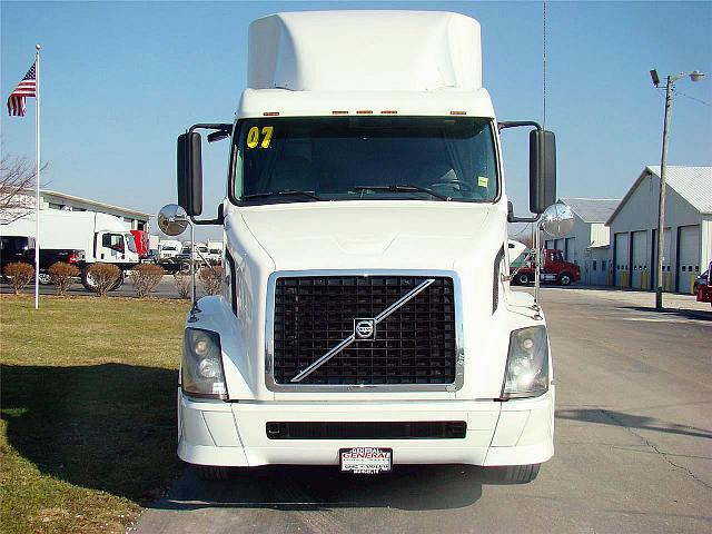 2007 VOLVO VNL64T630 MUNCIE Indiana Photo #0110303A