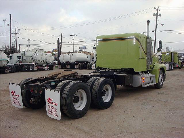 2000 FREIGHTLINER FLD12064ST Houston Texas Photo #0110657A