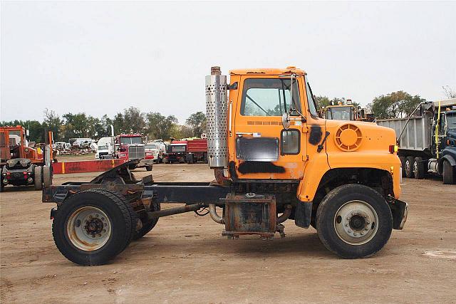 1990 FORD L8000 Jackson Minnesota Photo #0110738A