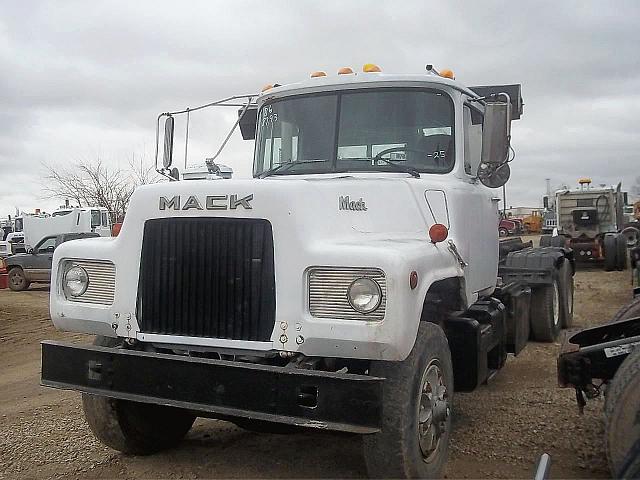 1986 MACK RD688 Galva Illinois Photo #0111051A