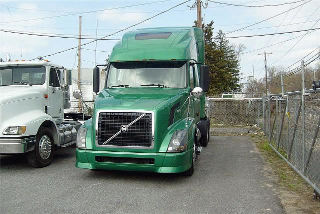 2008 VOLVO VNL64T670 New Castle Delaware Photo #0111184A