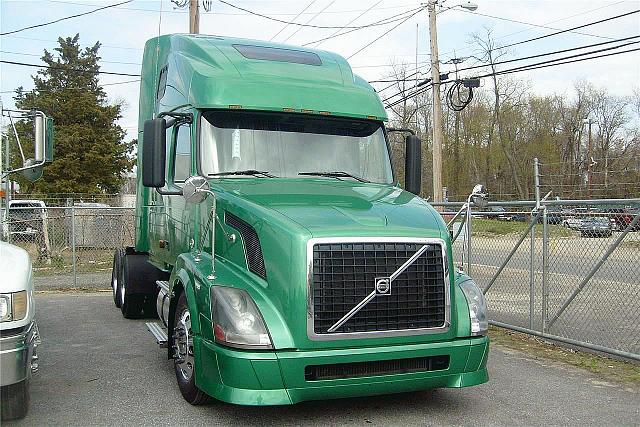 2008 VOLVO VNL64T670 New Castle Delaware Photo #0111184A