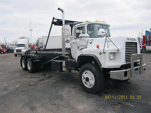 1988 MACK DM688S Gary Indiana Photo #0111295A