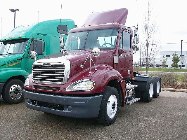 2006 FREIGHTLINER CL12042ST-COLUMBIA 120 Ypsilanti Michigan Photo #0111312A