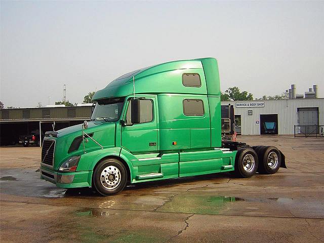 2006 VOLVO VNL64T780 Houston Texas Photo #0111613A