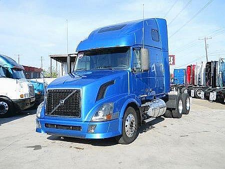 2005 VOLVO VNL64T670 Dallas Texas Photo #0111800A