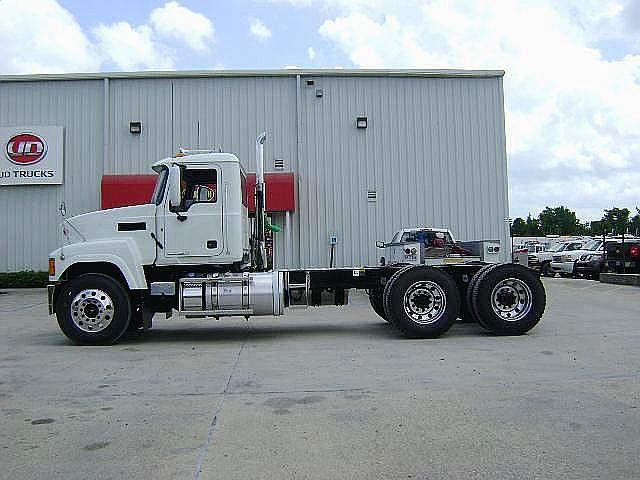 2012 MACK PINNACLE CHU613 Saint Rose Louisiana Photo #0112055A