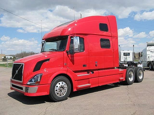 2011 VOLVO VNL64T780 Sioux City Iowa Photo #0112099A