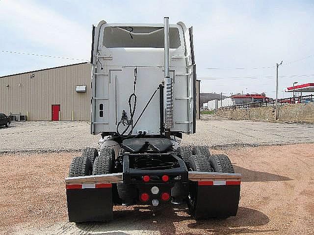 2004 FREIGHTLINER CL12064S - COLUMBIA 120 Wausau Wisconsin Photo #0112414A