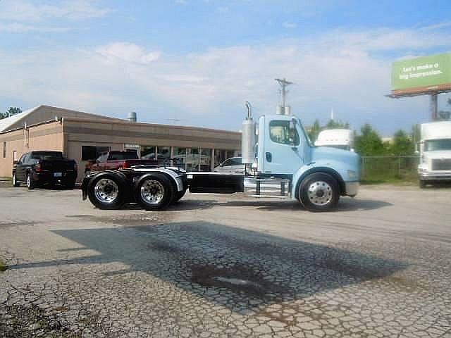 2006 FREIGHTLINER BUSINESS CLASS M2 112 Oak Grove Missouri Photo #0112450A