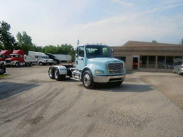 2006 FREIGHTLINER BUSINESS CLASS M2 112 Oak Grove Missouri Photo #0112450A