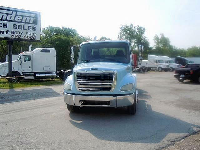 2006 FREIGHTLINER BUSINESS CLASS M2 112 Oak Grove Missouri Photo #0112450A