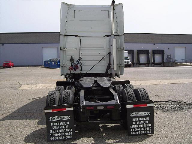 2007 VOLVO VNL64T670 Grand Rapids Michigan Photo #0112663A