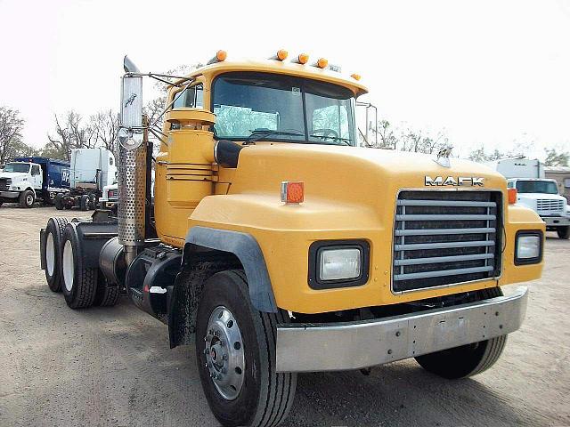 2001 MACK RD690S Channelview Texas Photo #0112761A