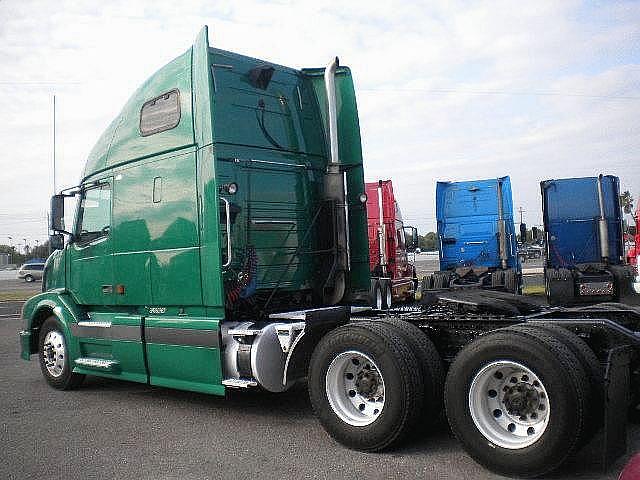 2003 VOLVO VNL64T670 Pharr Texas Photo #0112904A