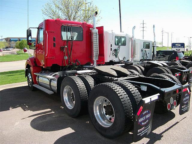 2005 FREIGHTLINER CL12064ST-COLUMBIA 120 Sioux Falls South Dakota Photo #0113192A