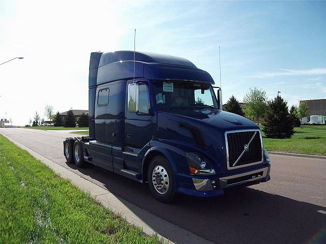 2011 VOLVO VNL64T730 Sioux Falls South Dakota Photo #0113220A