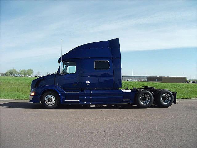 2011 VOLVO VNL64T730 Sioux Falls South Dakota Photo #0113220A