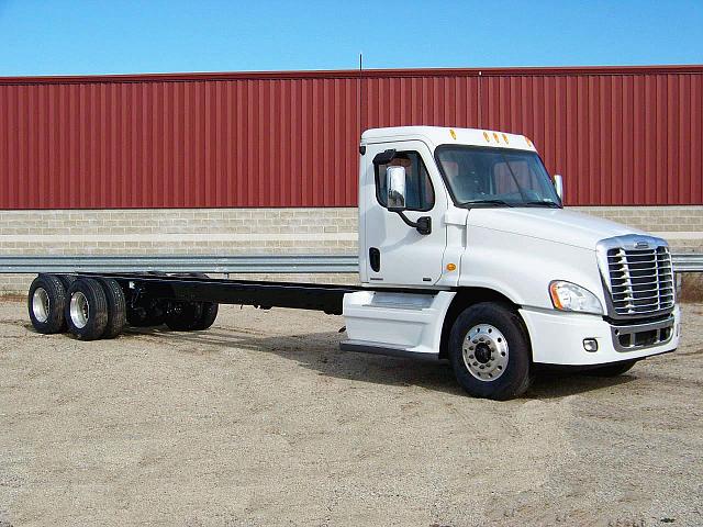 2009 FREIGHTLINER CA12564ST - CASCADIA Elkhart Indiana Photo #0113933A