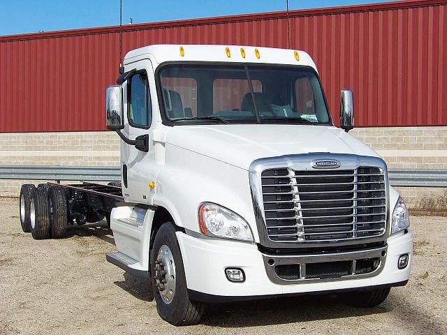 2009 FREIGHTLINER CA12564ST - CASCADIA Elkhart Indiana Photo #0113933A