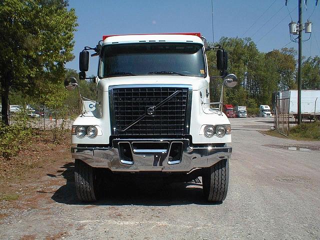 2011 VOLVO VHD64F200 ASHLAND Virginia Photo #0114093A