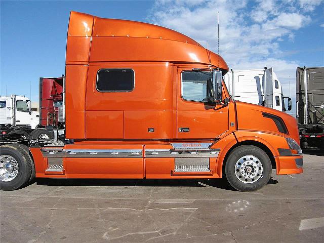 2011 VOLVO VNL64T730 COMMERCE CITY Colorado Photo #0114695A