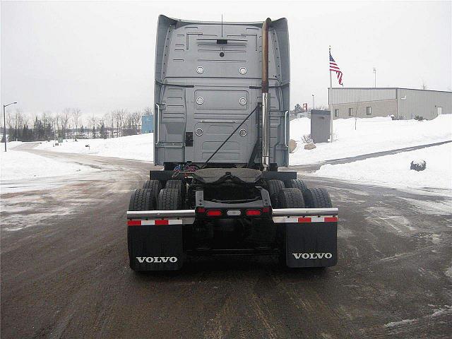 2008 VOLVO VNL64T780 Wausau Wisconsin Photo #0114776A